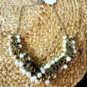 New with tags Gold & imitation pearl necklace